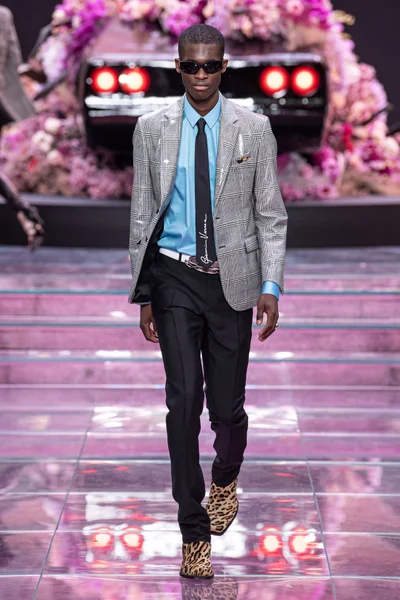 Look 7